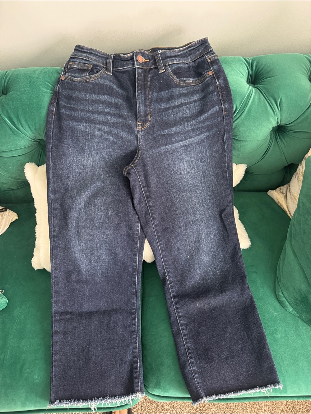 Judy Blue size 7/28 Women’s Dark Wash  wide cropped Jeans - Blue